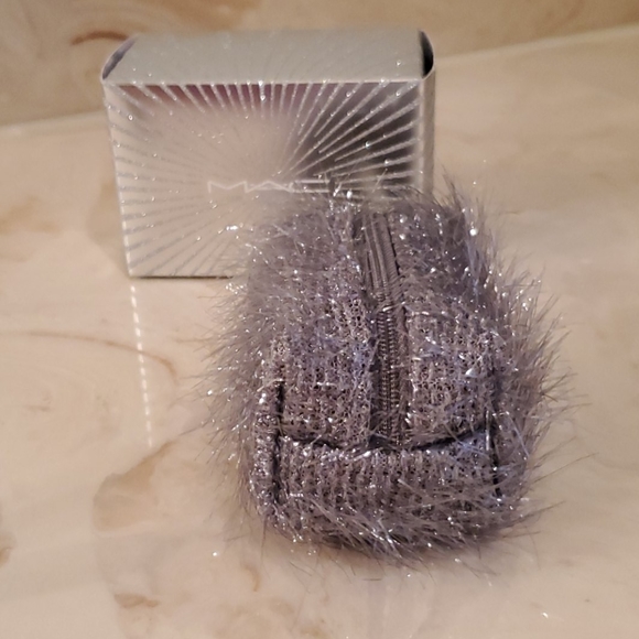 "Firework Like A Charm" M.A.C Mini Pouch/Lipstick - Picture 12 of 16